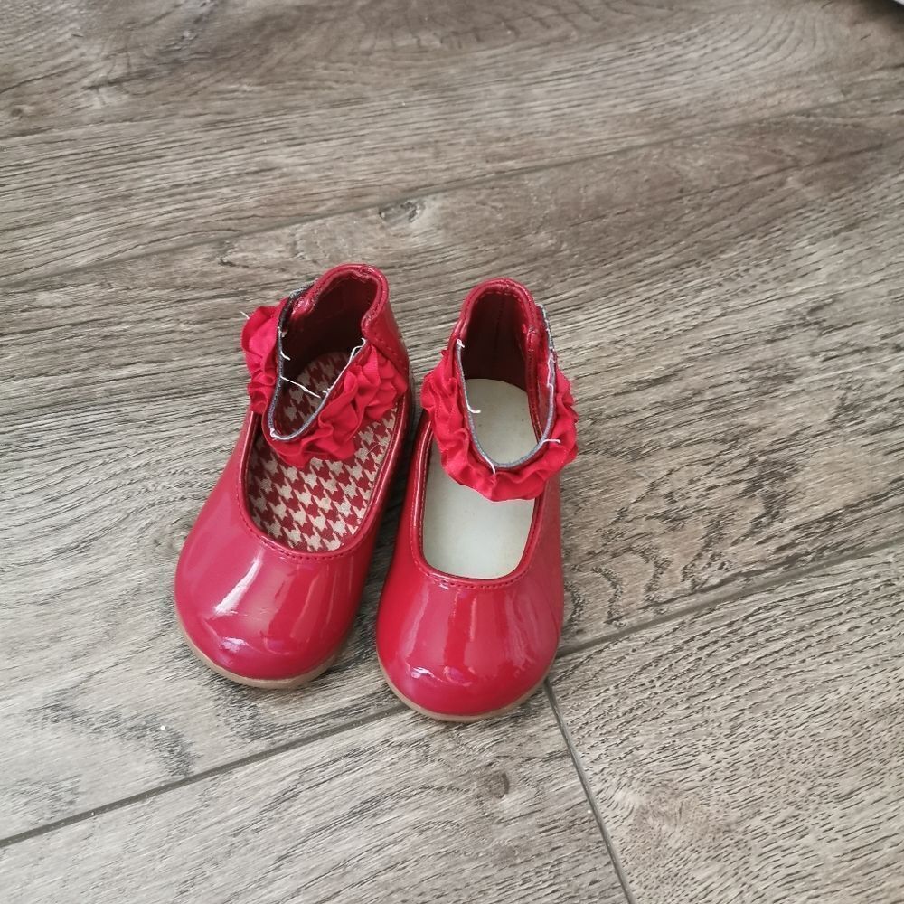 3/$20 Baby girl red slipper shoes size 3